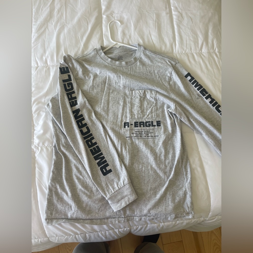 Men’s American eagle long sleeve T shirt